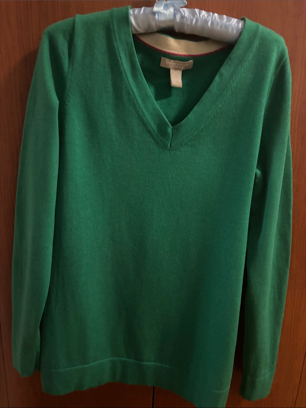 Banana Republic Women's V-Neck Sweater in Green